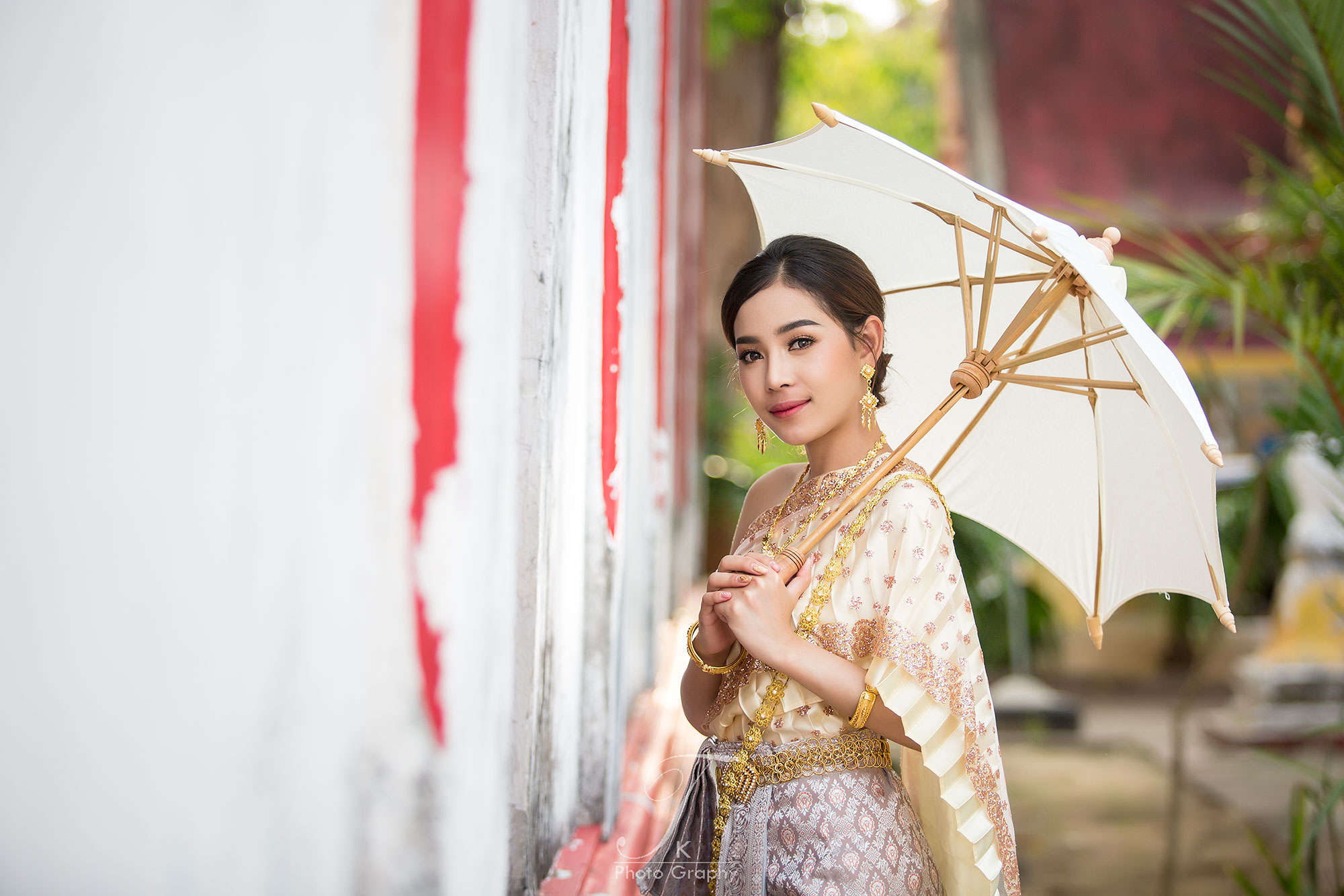 Lunar theatlantic araw jinggangshan pula kulay Traditional Thai clothing travel in phuket thailand - Phuket