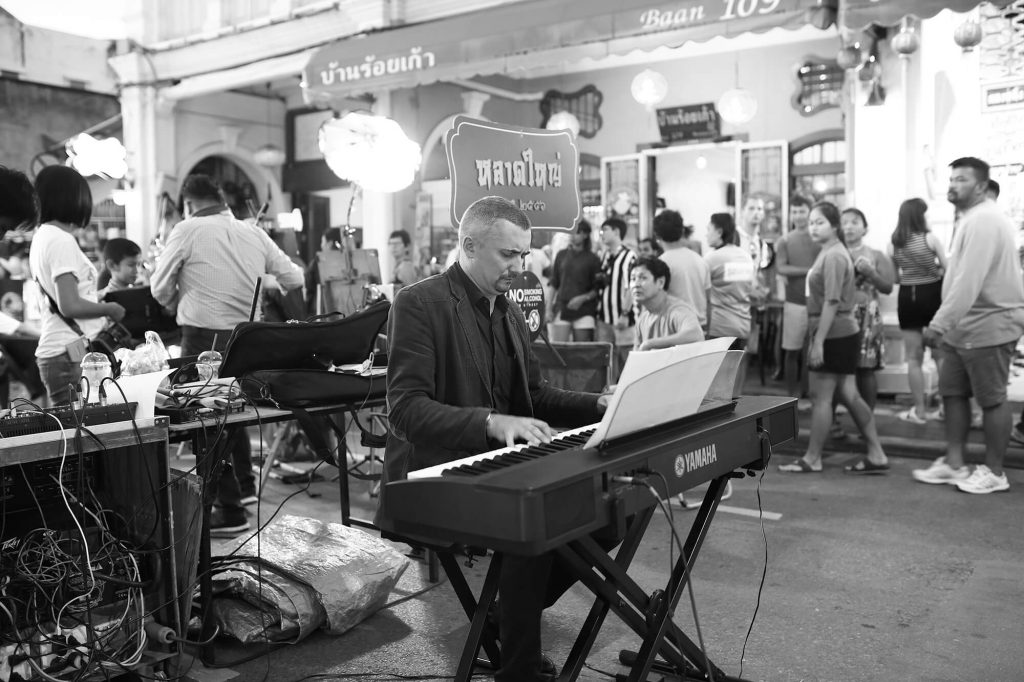 street misic at phuket old town