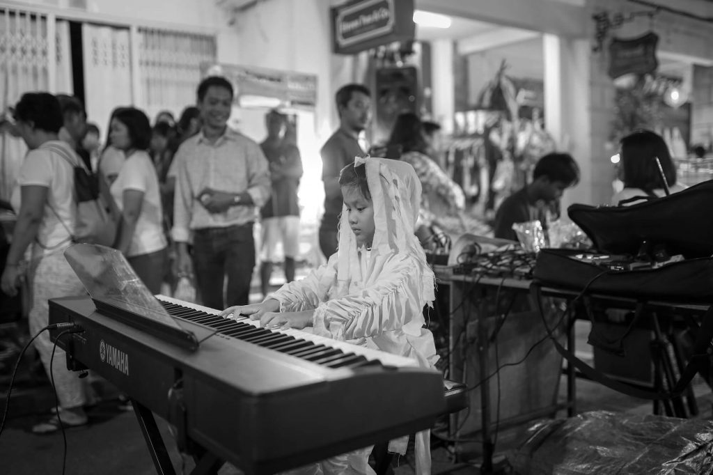 street misic at phuket old town