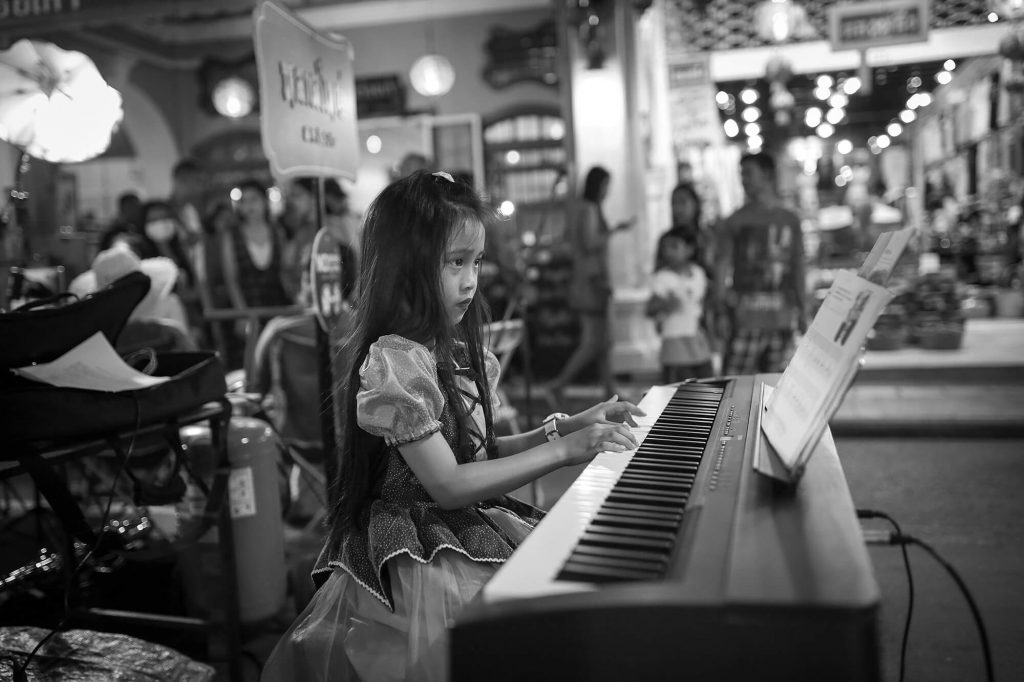 street misic at phuket old town